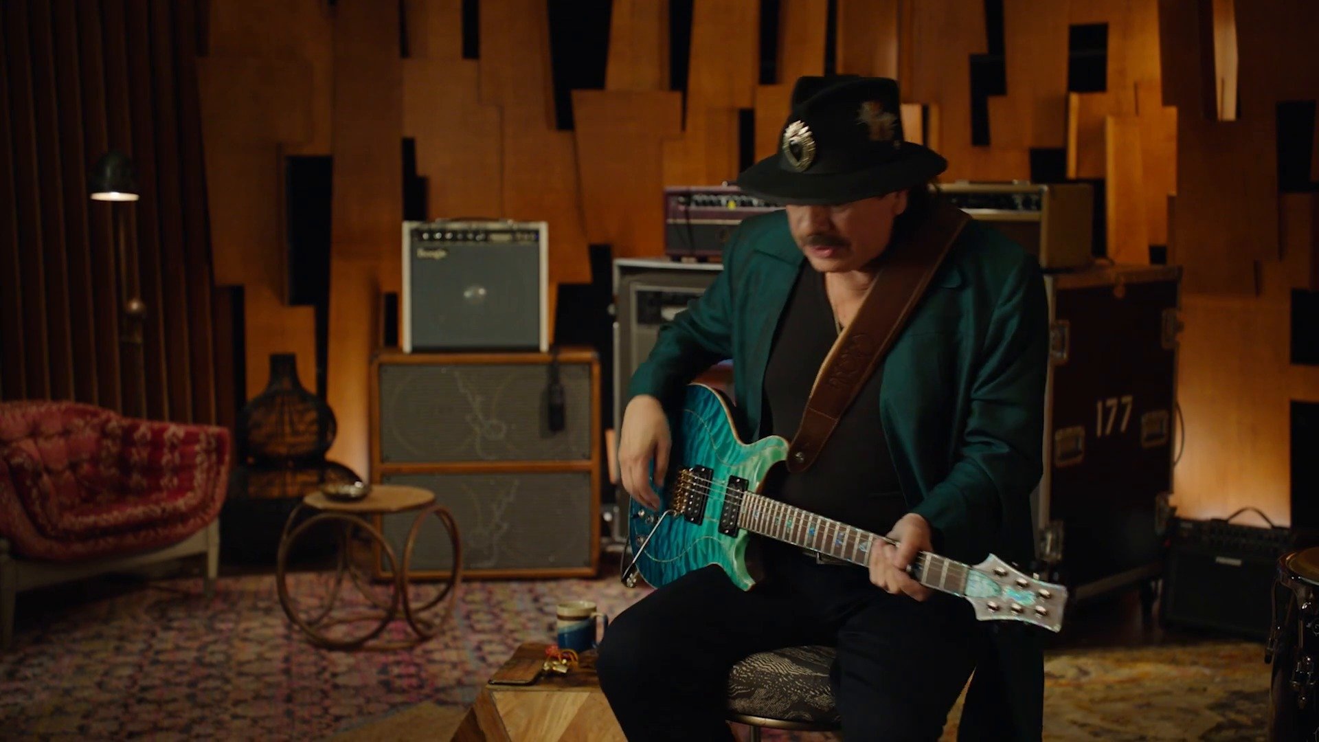 Carlos Santana Teaches The Art and Soul of Guitar 