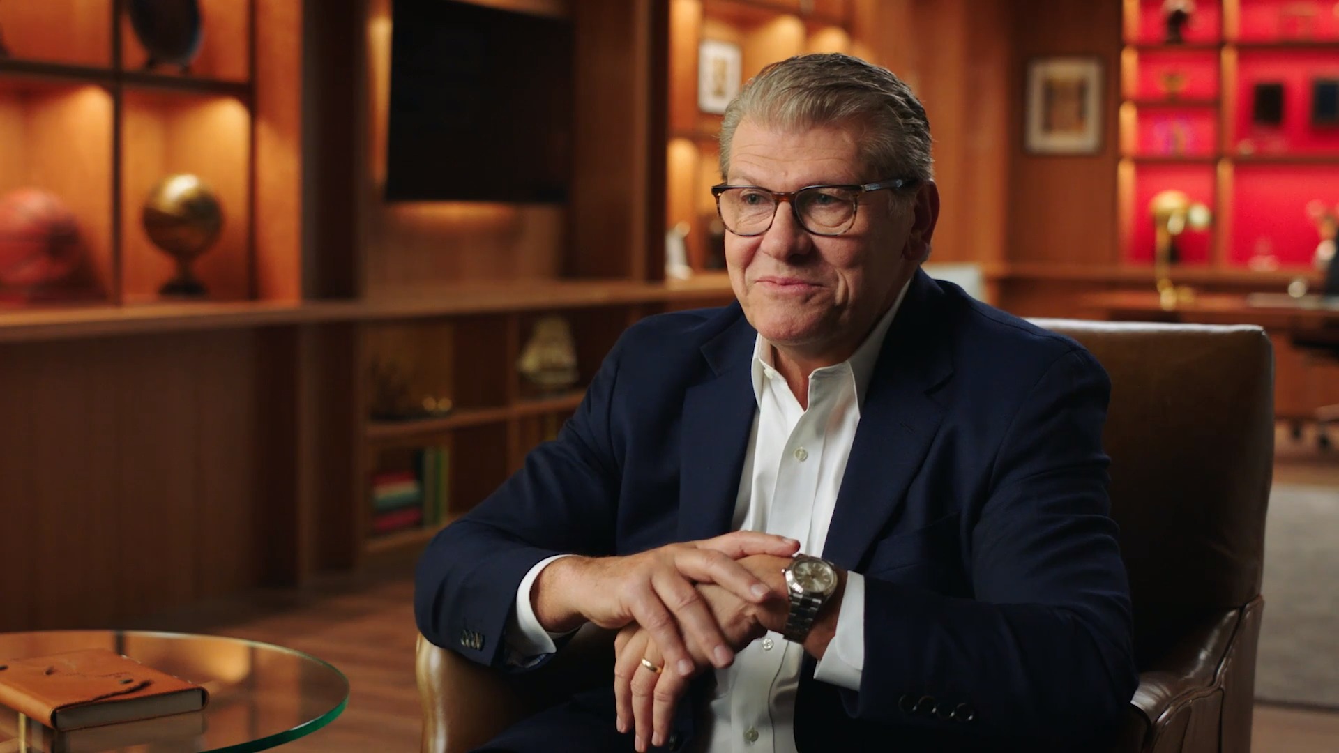 How To Embrace Both Success And Failure | Geno Auriemma Teaches Leading ...